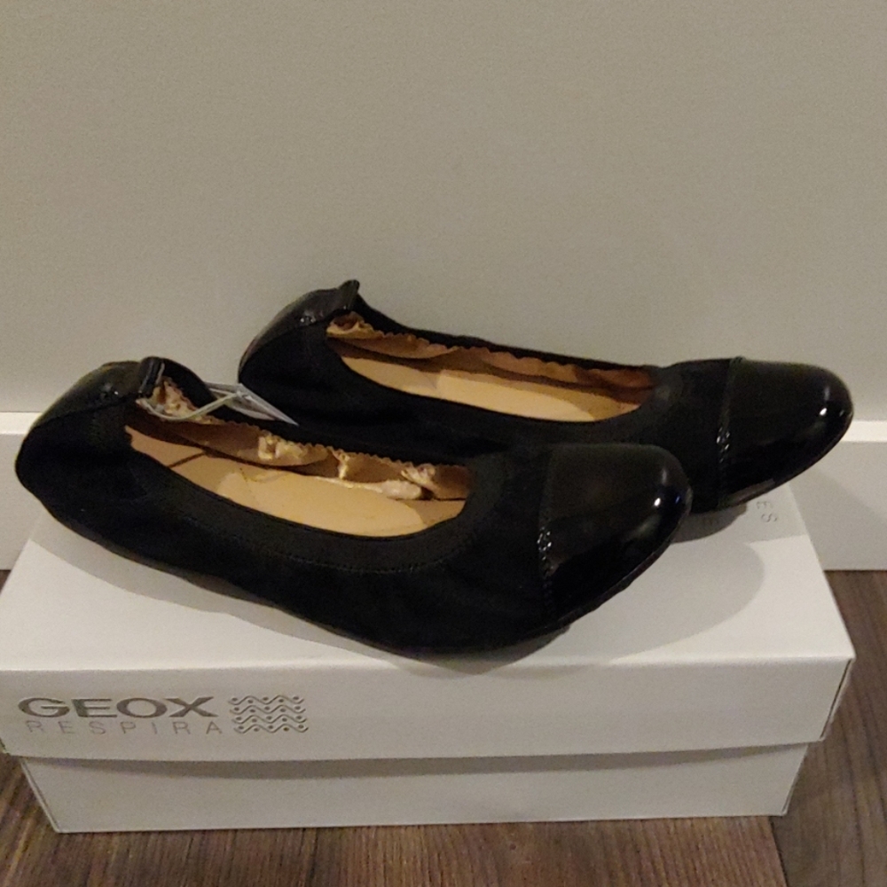 Patent leather flats size 9
